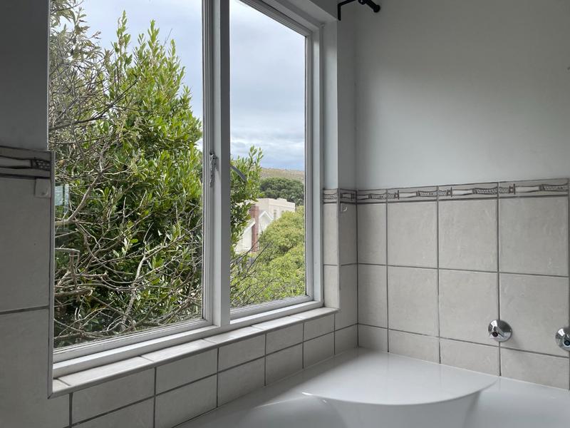 To Let 5 Bedroom Property for Rent in Kommetjie Western Cape